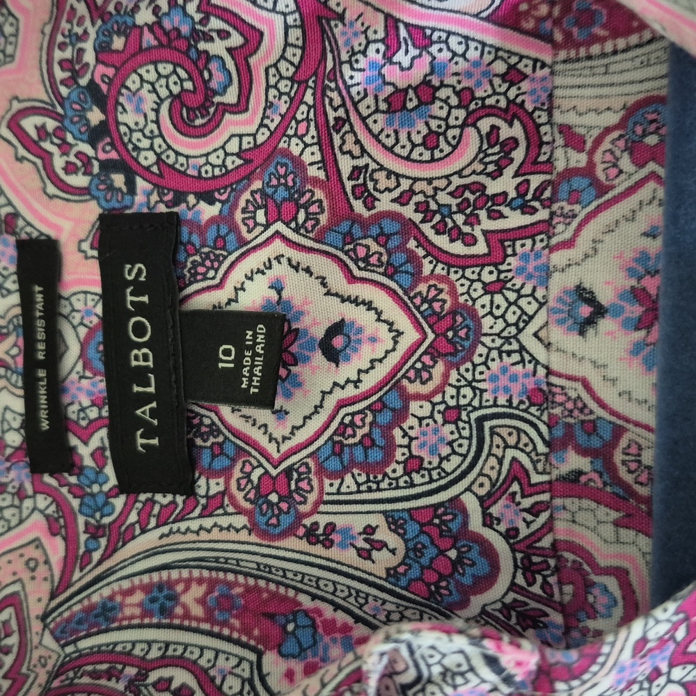 TALBOTTS 10 Beautiful Pink Raspberry Paisley Blouse. NWOT - Picture 2 of 4